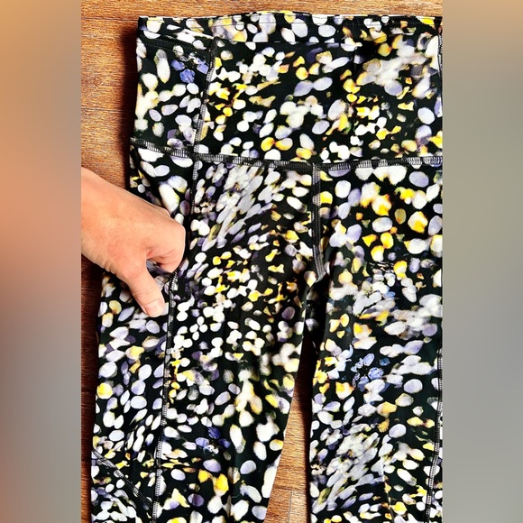 Lululemon Athletica - Picture 6 of 16